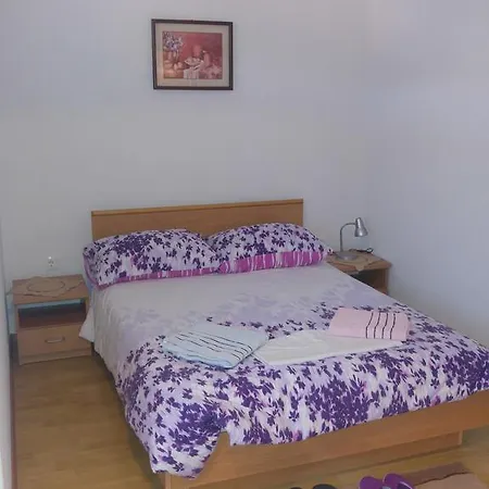 Apartamento Apartments&rooms Sb *