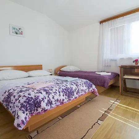 Apartment Apartments&rooms Sb