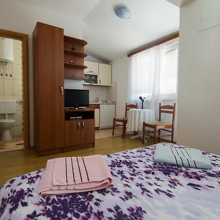 Apartments&rooms Sb