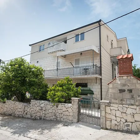 Apartamento Apartments&rooms Sb *